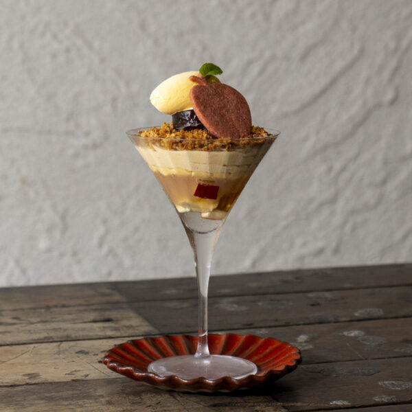 NOW 2025.10.31〈林檎のパフェ〉